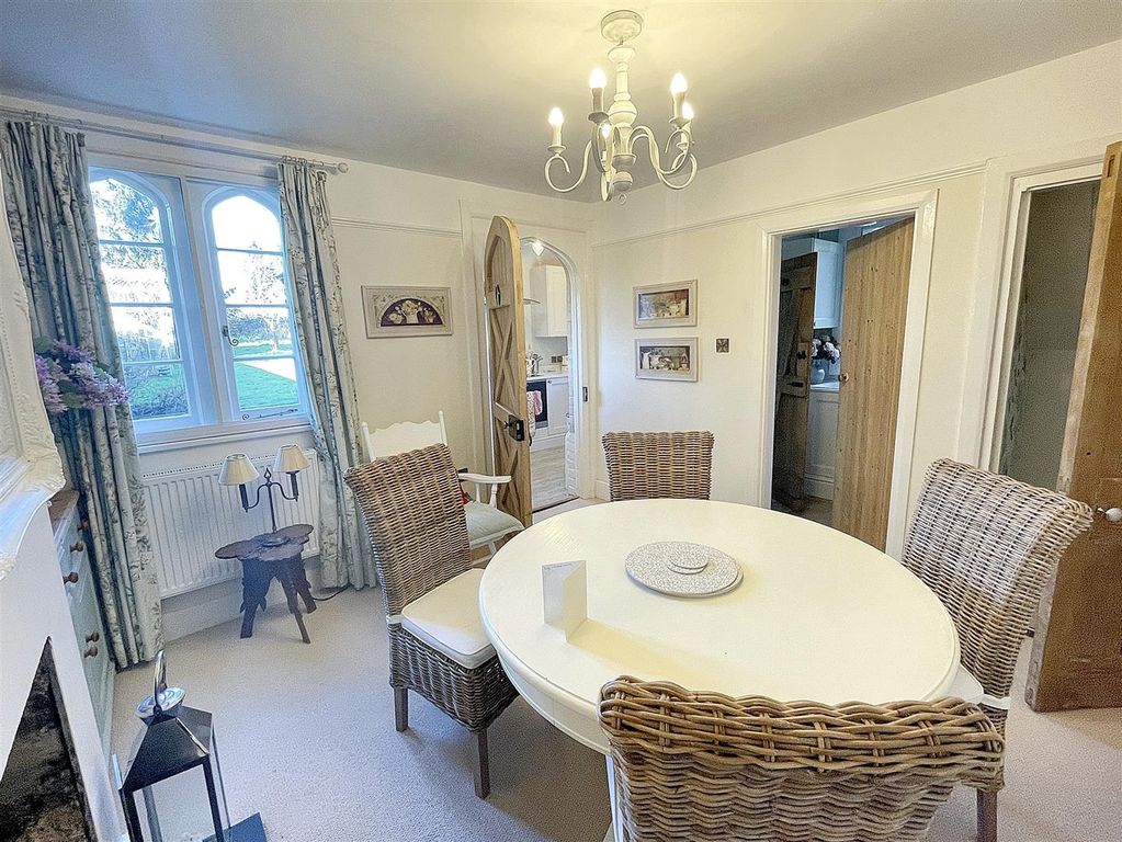 Property photo 3 of 11 Dining Room