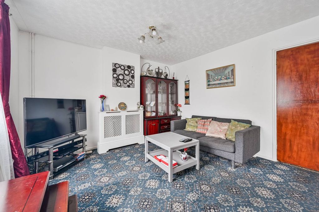 Property photo 3 of 14