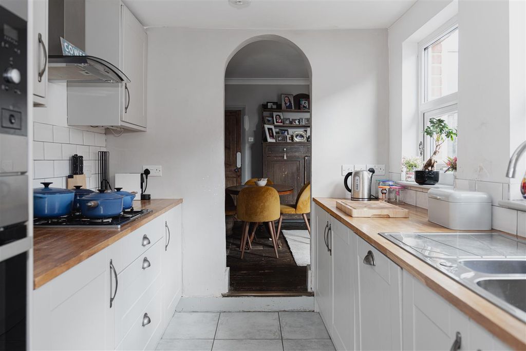 Property photo 3 of 14 19.Jpg