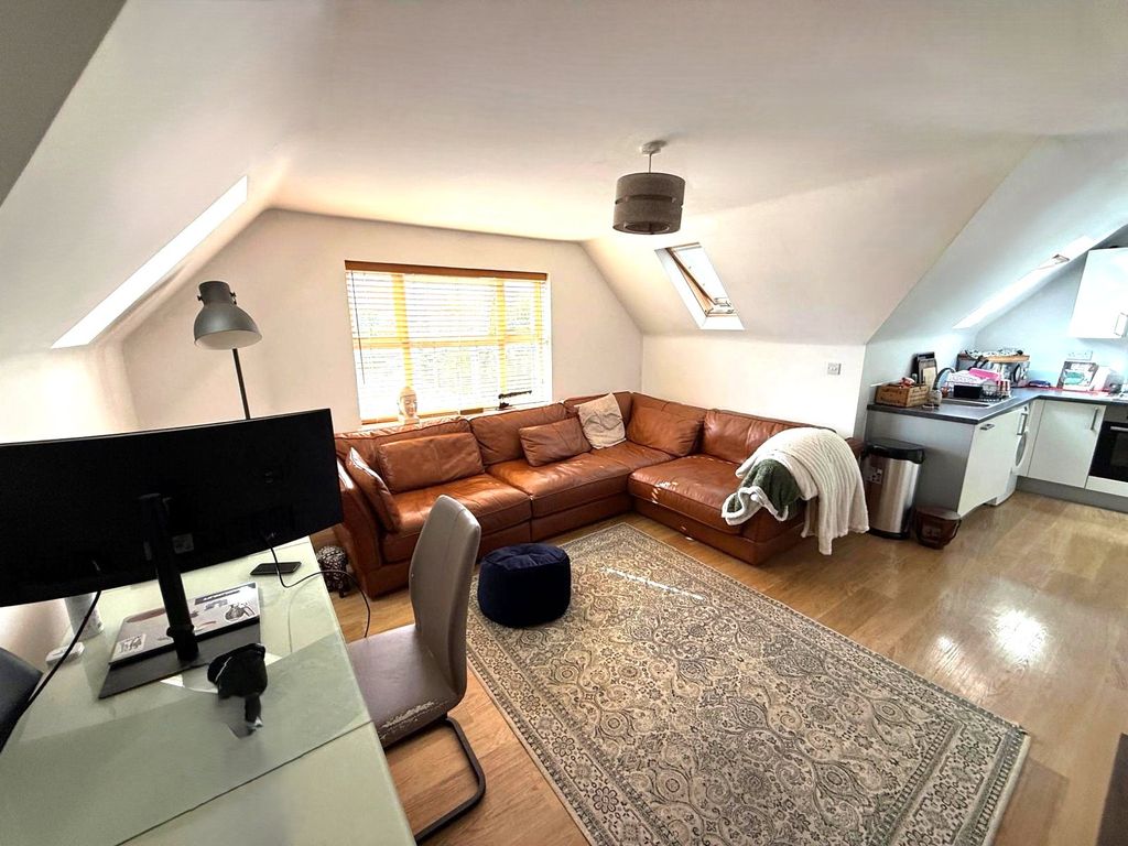 Property photo 2 of 11 Picture No. 26