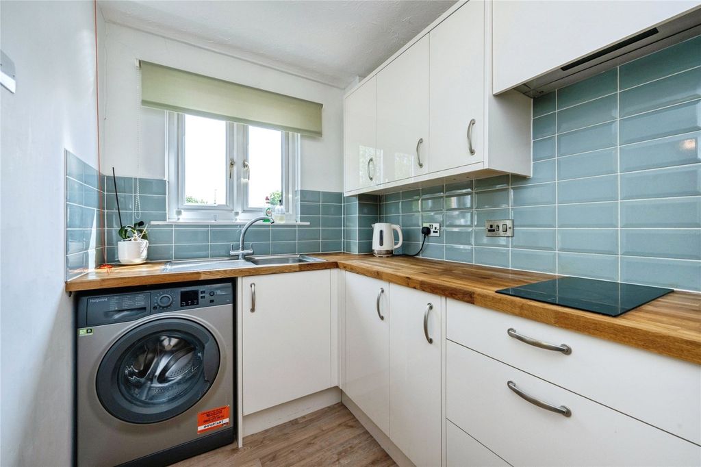 Additional image 8 of 2 bed flat for saleRosebury Court, Water Lane, Leighton Buzzard, Bedfordshire LU7