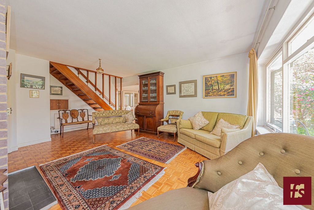 Property photo 3 of 17