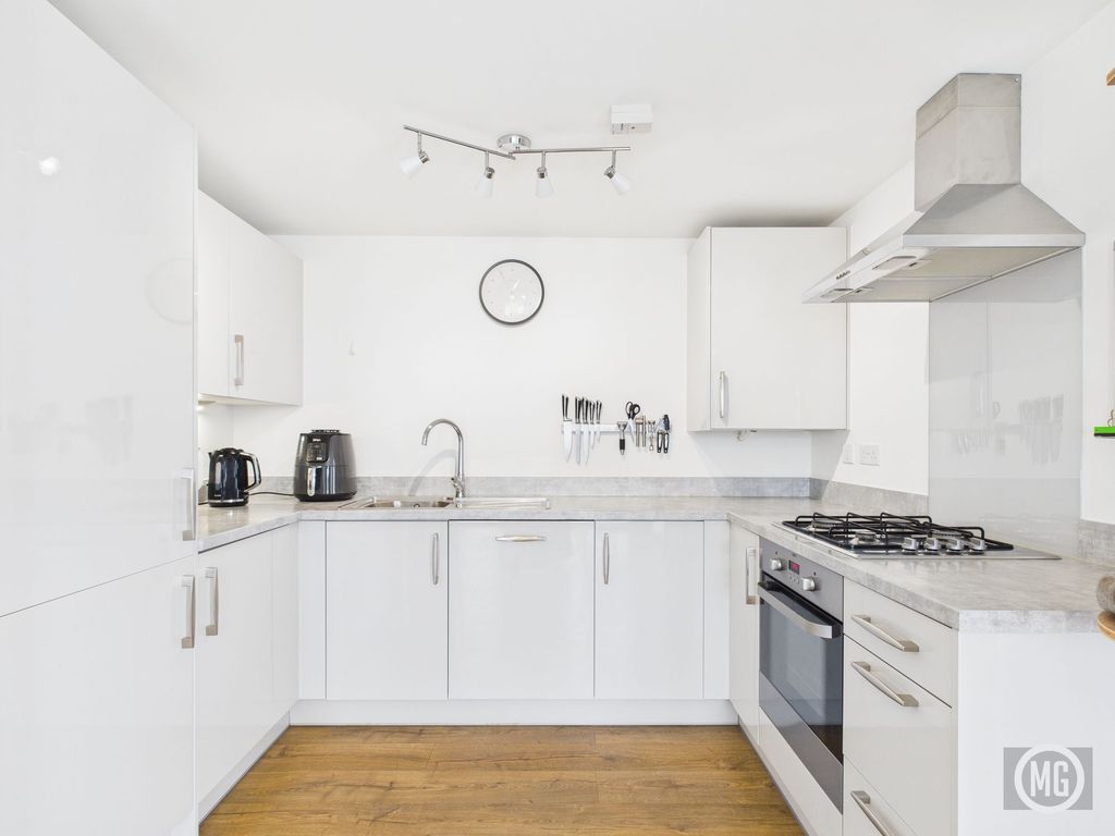 Property photo 3 of 15 Kitchen