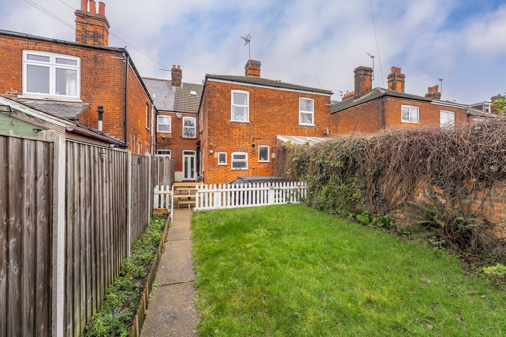 Property photo 2 of 19