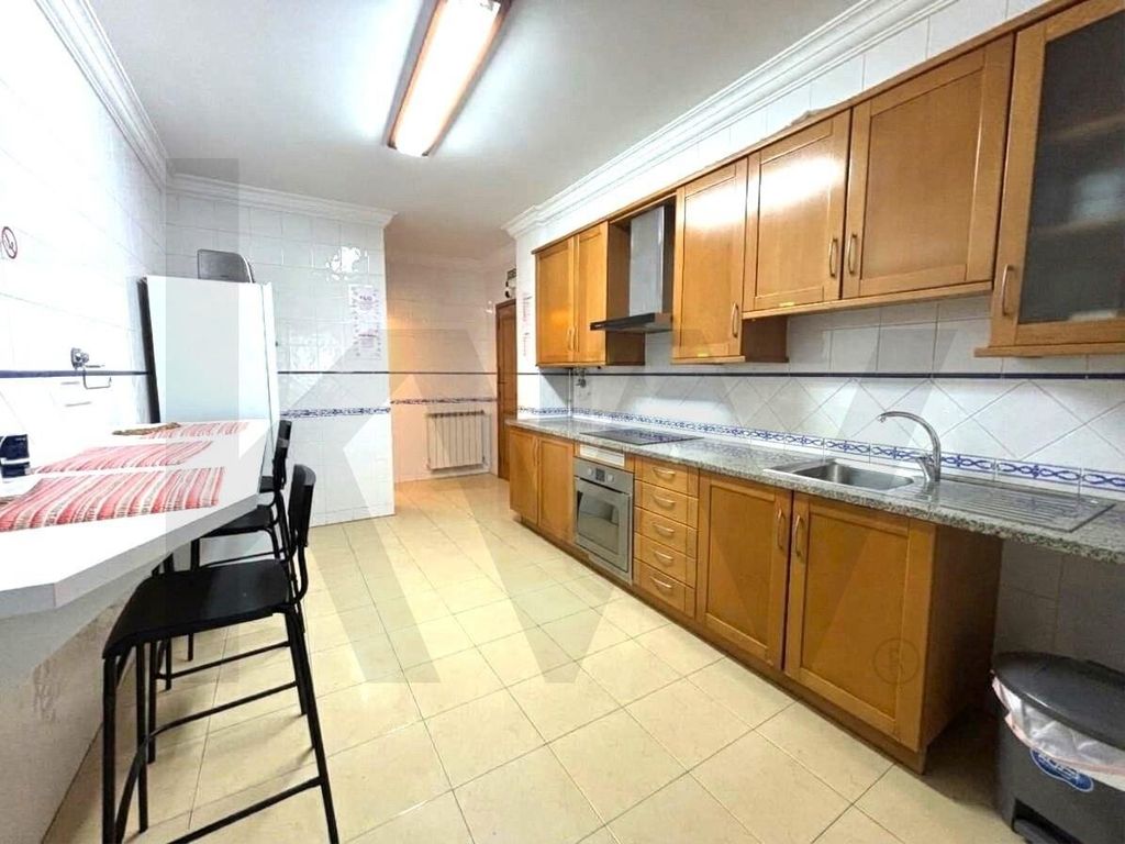 Property photo 3 of 27