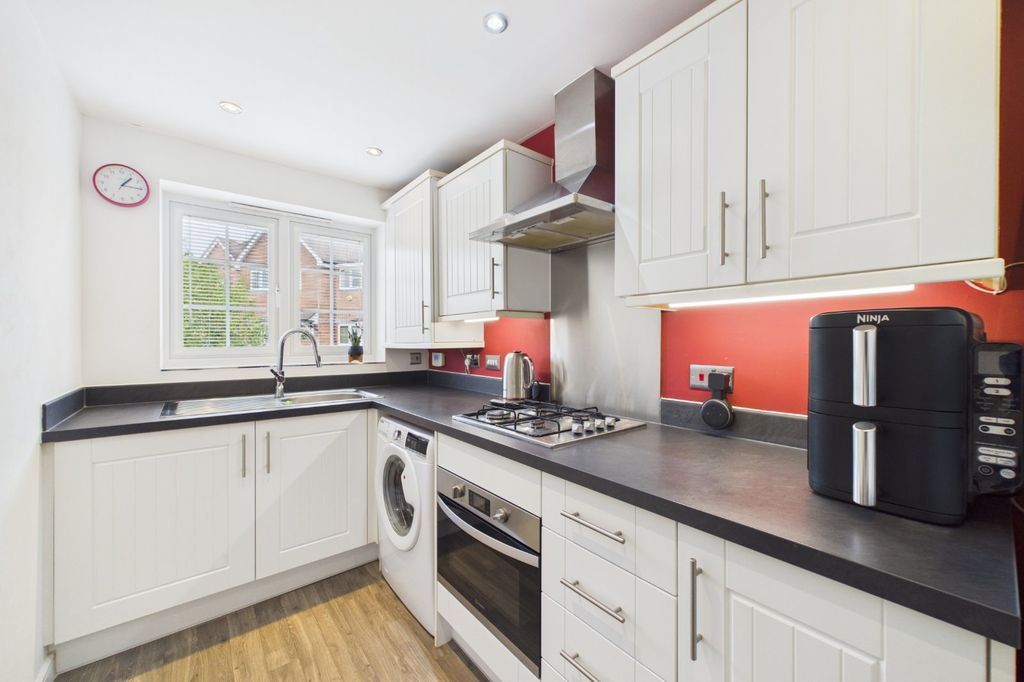 Property photo 2 of 11 Picture No. 03