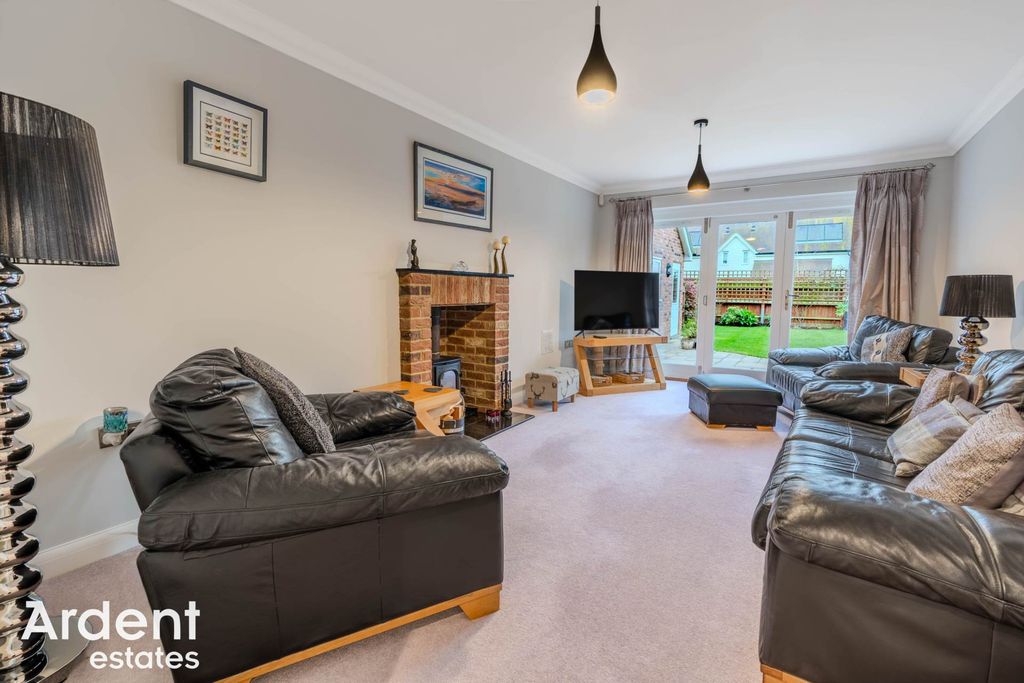 Property photo 3 of 26