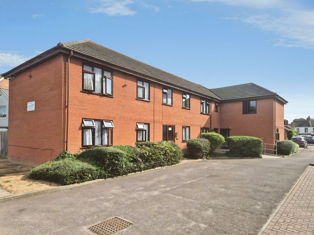Property photo 1 of 9