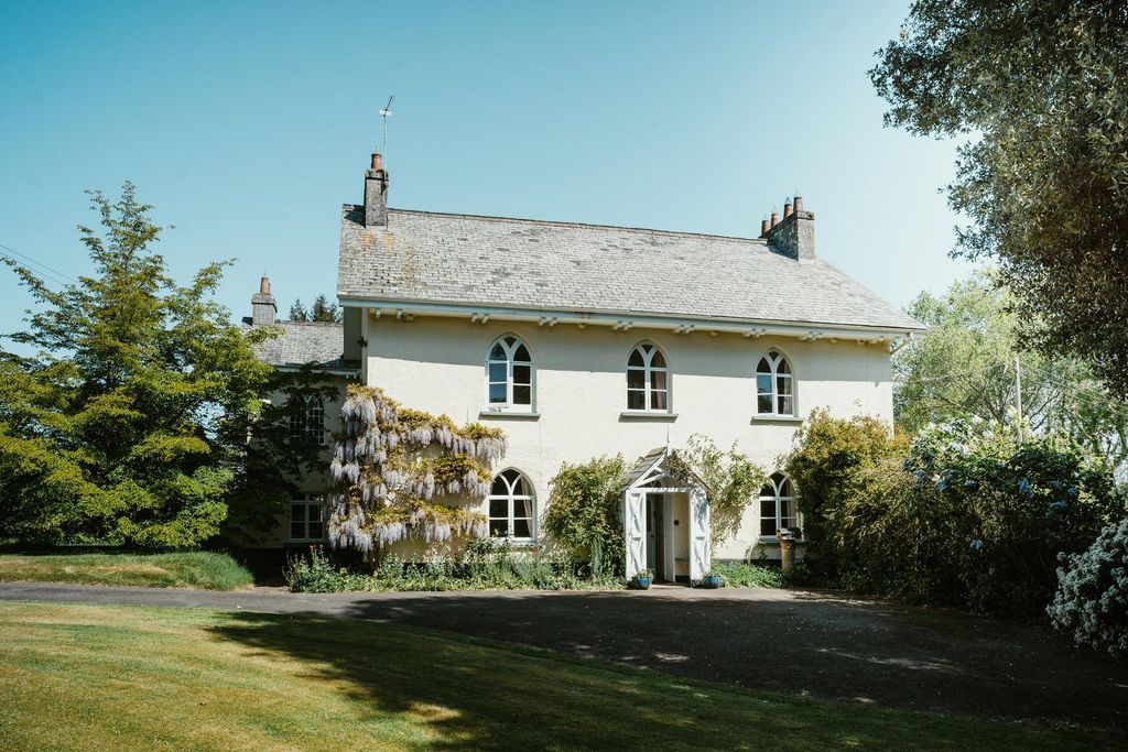 Property photo 1 of 38