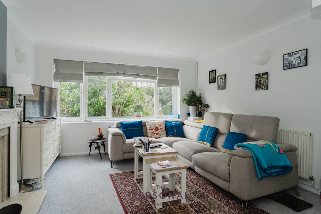 Property photo 3 of 11