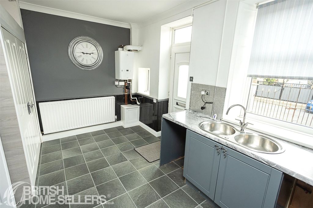 Property photo 3 of 13 Picture No. 12