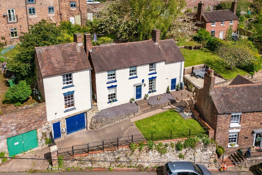 Property photo 1 of 35