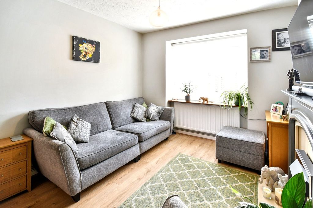 Property photo 3 of 24