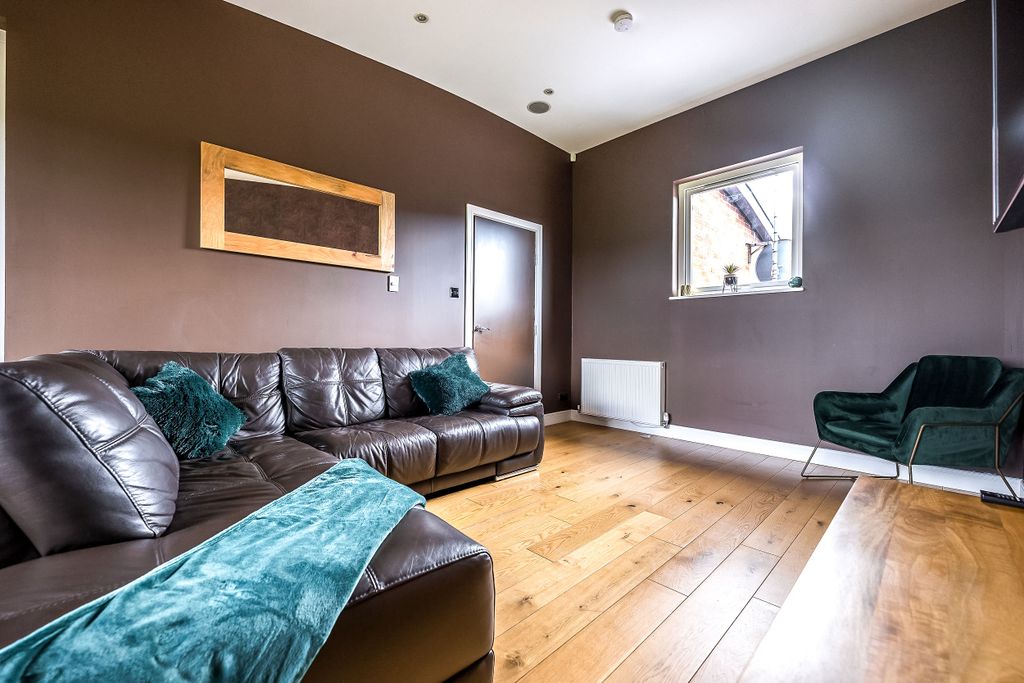 Property photo 2 of 16 Property Image 2