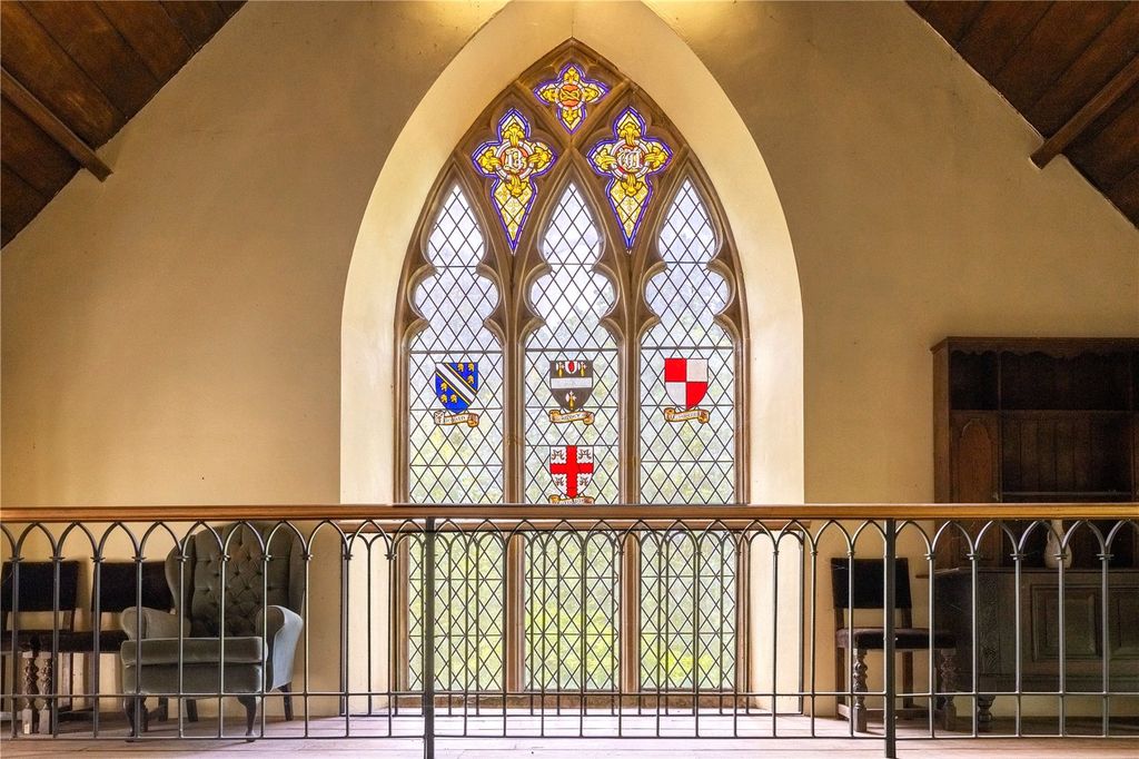 Property photo 2 of 24 Picture No. 12