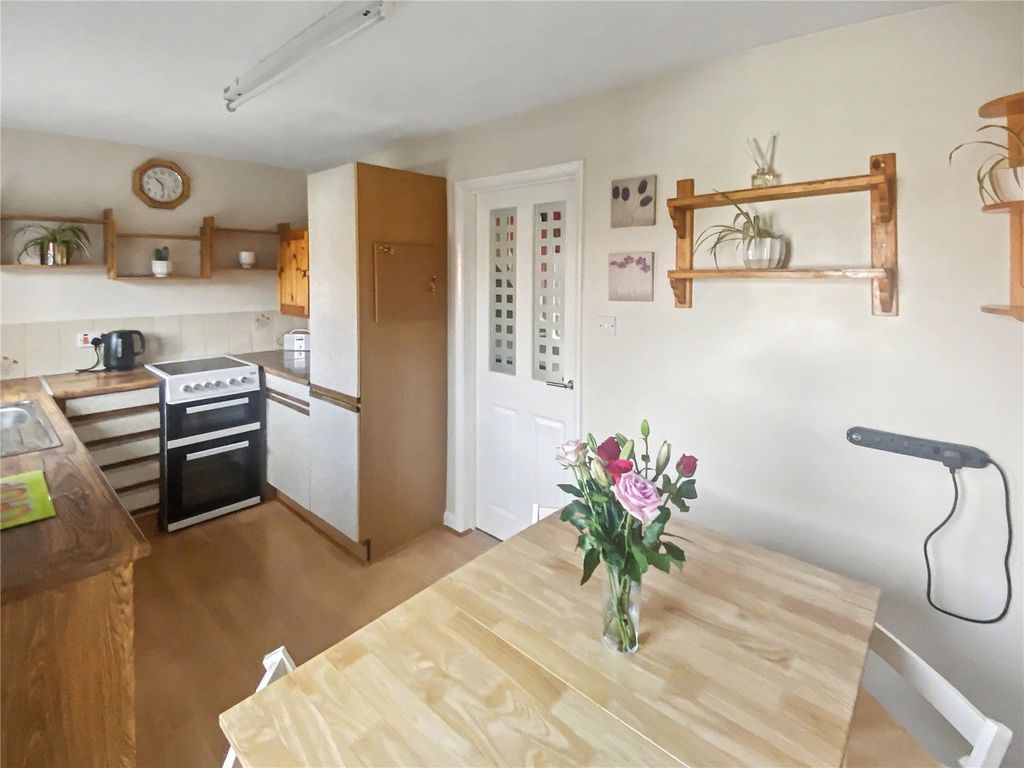 Property photo 3 of 8 Kitchen/Dining Room