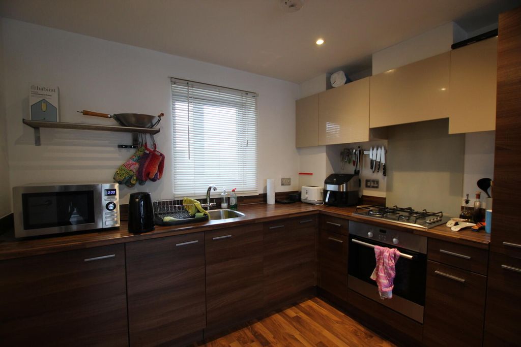 Property photo 3 of 6 Kitchen.Jpg