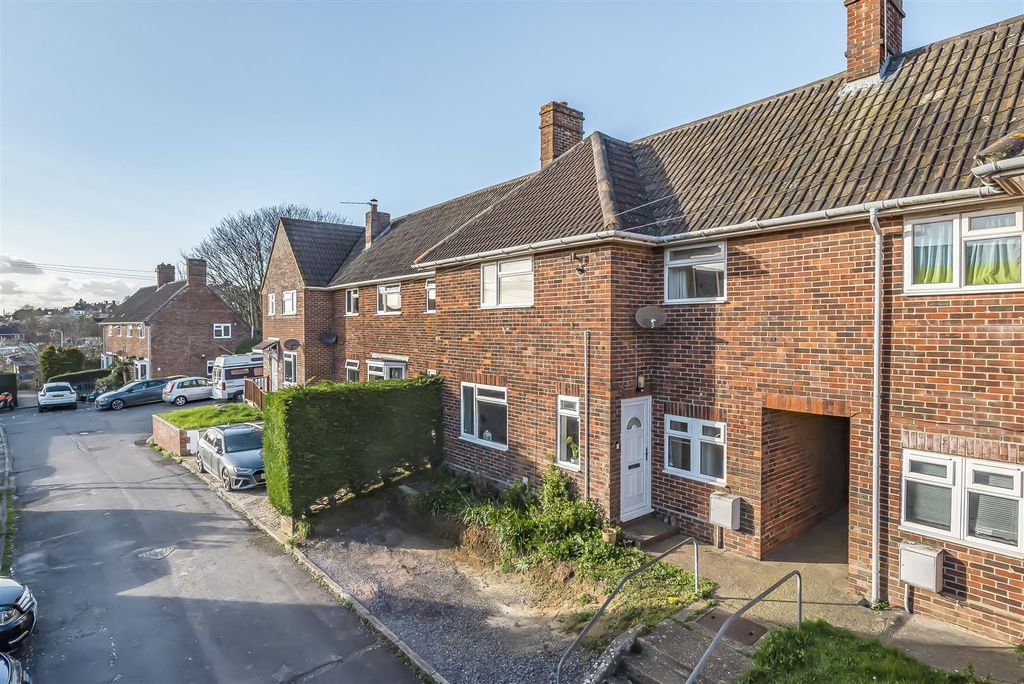 Property photo 1 of 16 Front