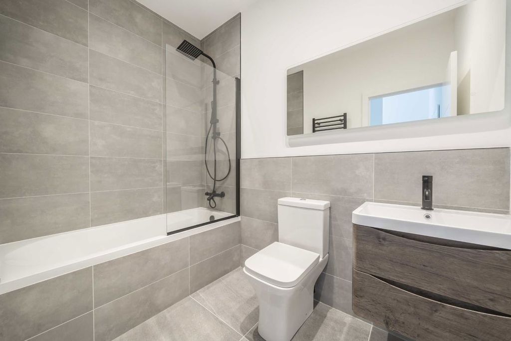 Property photo 3 of 3