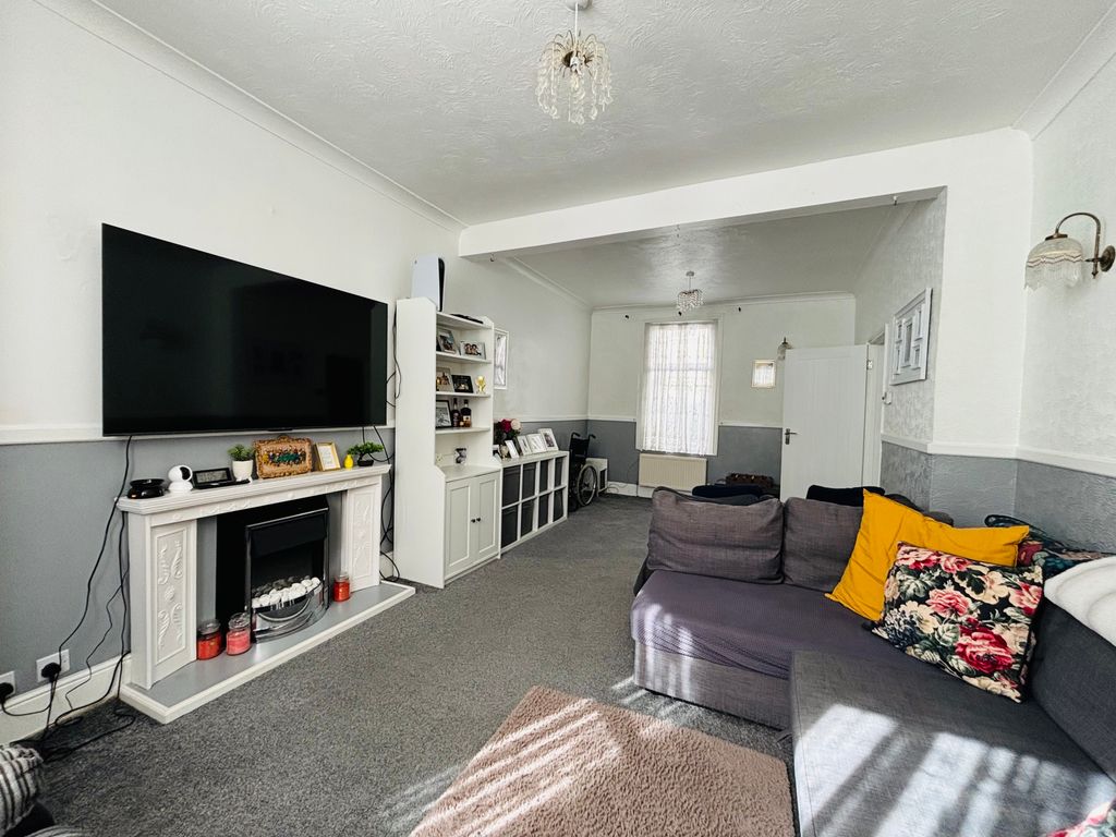 Property photo 3 of 12