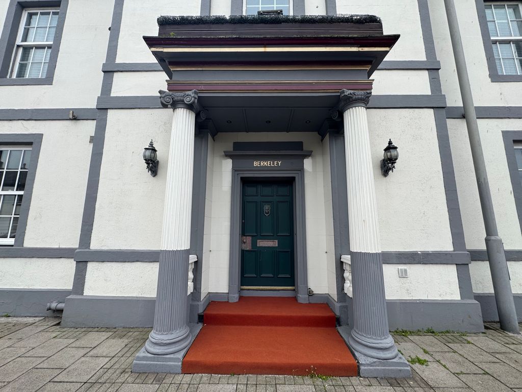 Property photo 2 of 36 2