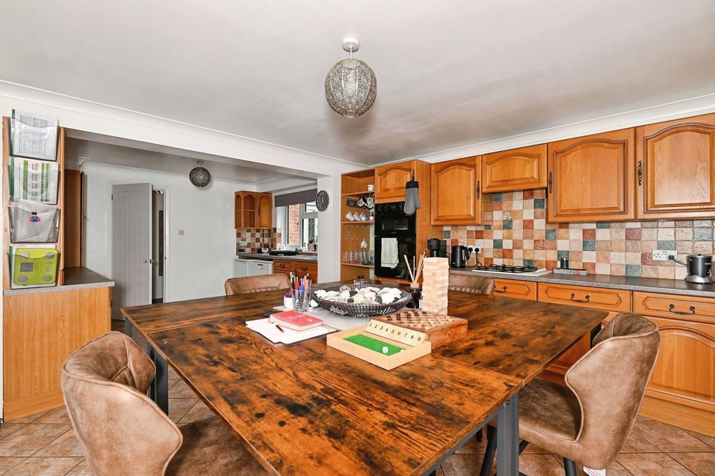 Property photo 3 of 36 Pbox-Img.Jpg