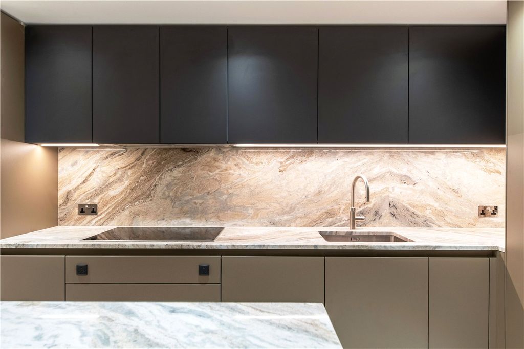 Property photo 2 of 12 Picture No. 14