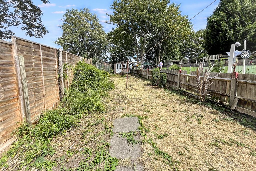 Property photo 3 of 21 89A Plough Road, Battersea, London Sw11 2Bj