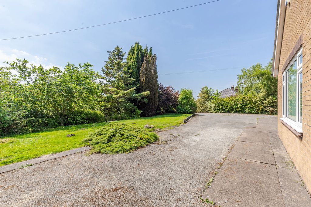 Property photo 3 of 28