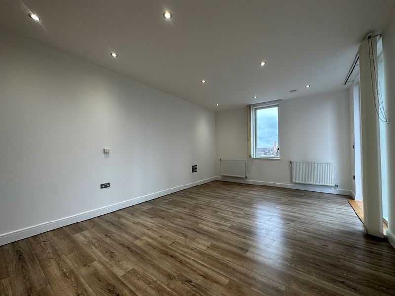 Property photo 3 of 7 Photo 7