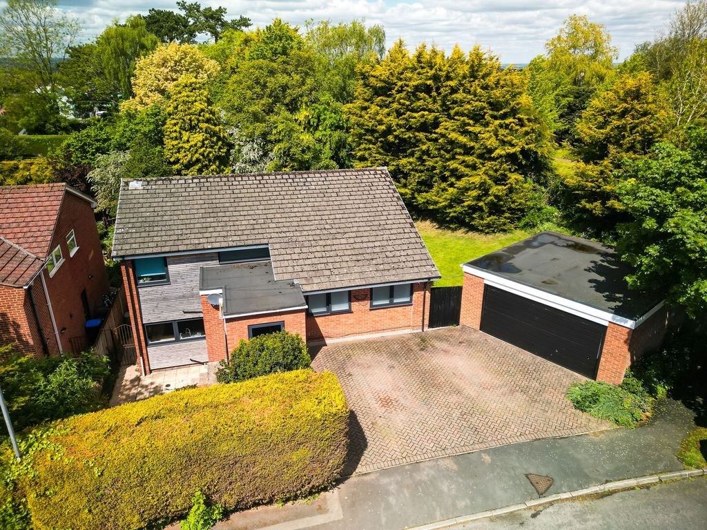 Property photo 1 of 32