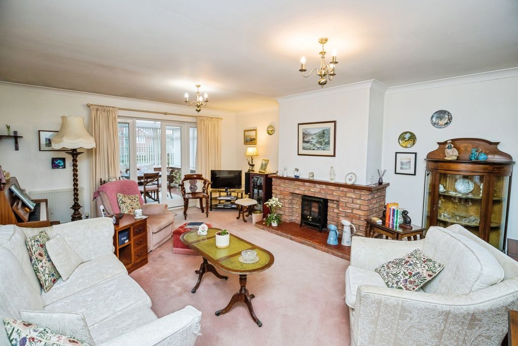 Property photo 2 of 12 Living Room