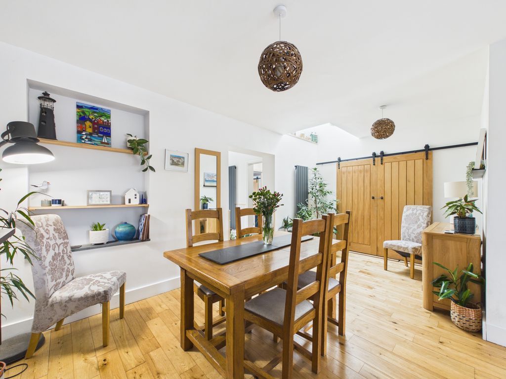 Property photo 3 of 17 Dining Area