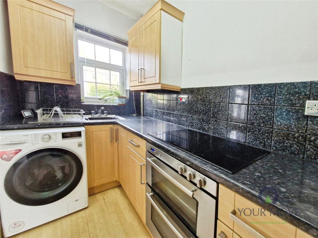 Property photo 2 of 23 Kitchen