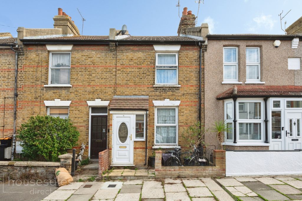 Property photo 1 of 8