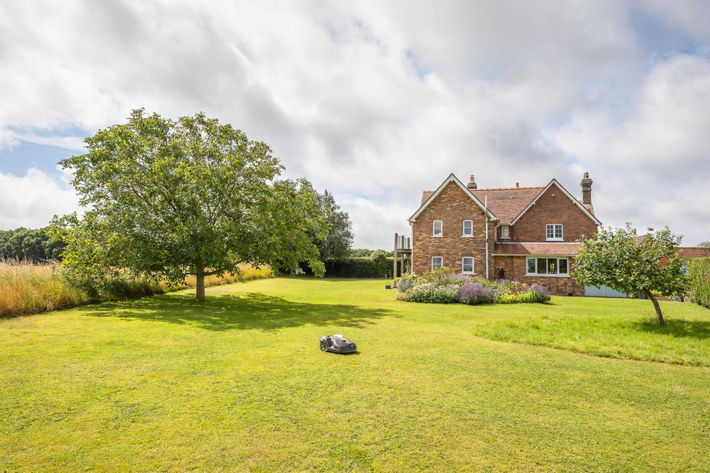 Additional image 37 of 4 bed country house to rentBarnhill Road, Ridge BH20
