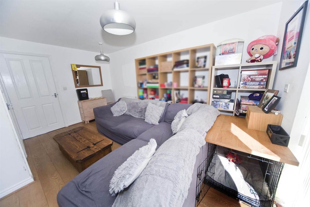 Property photo 3 of 16