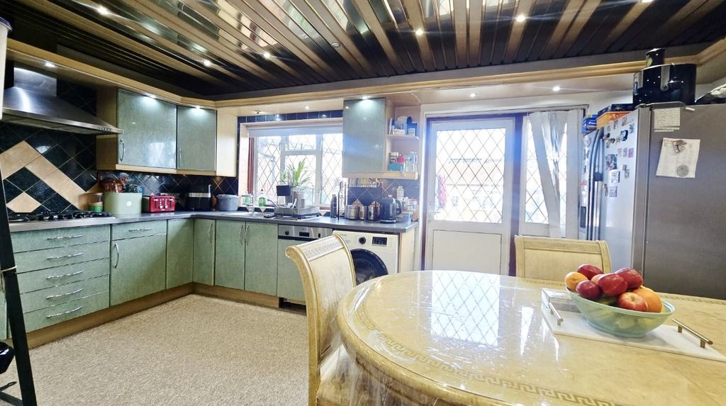 Additional image 6 of 5 bed semi-detached house for saleGledwood Gardens, Hayes UB4
