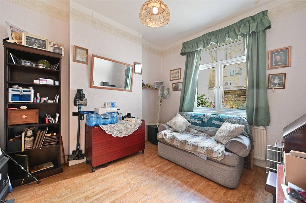 Property photo 3 of 10 Picture No. 14