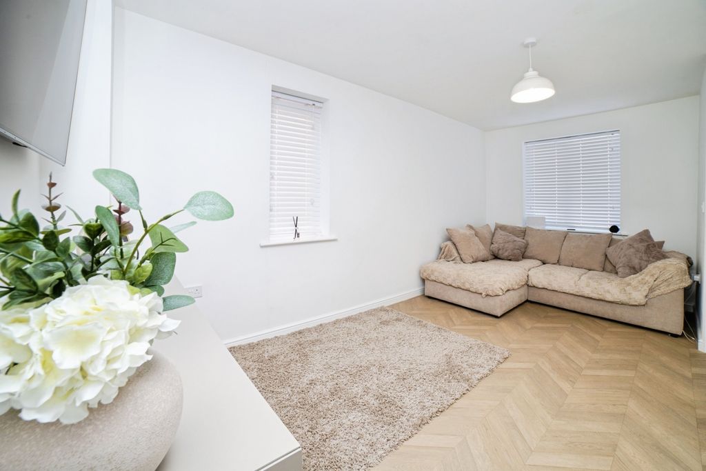 Property photo 3 of 15 Pbox-Img.Jpg