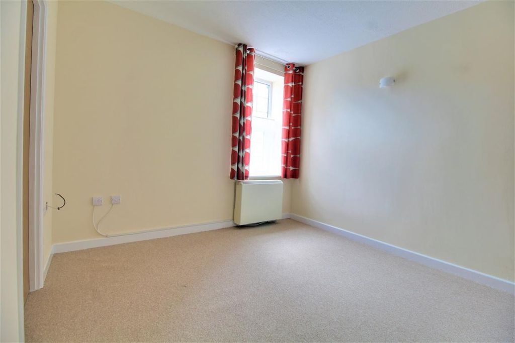 Property photo 2 of 7 20360_Outfrontimage0