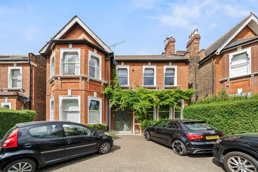 Property photo 2 of 11