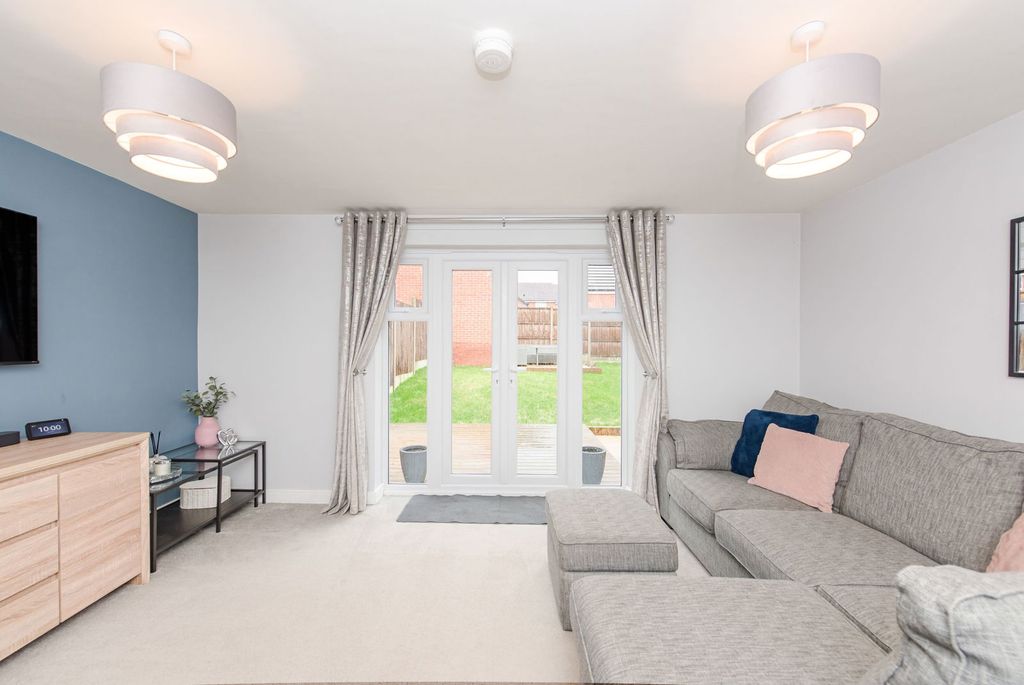 Property photo 3 of 22