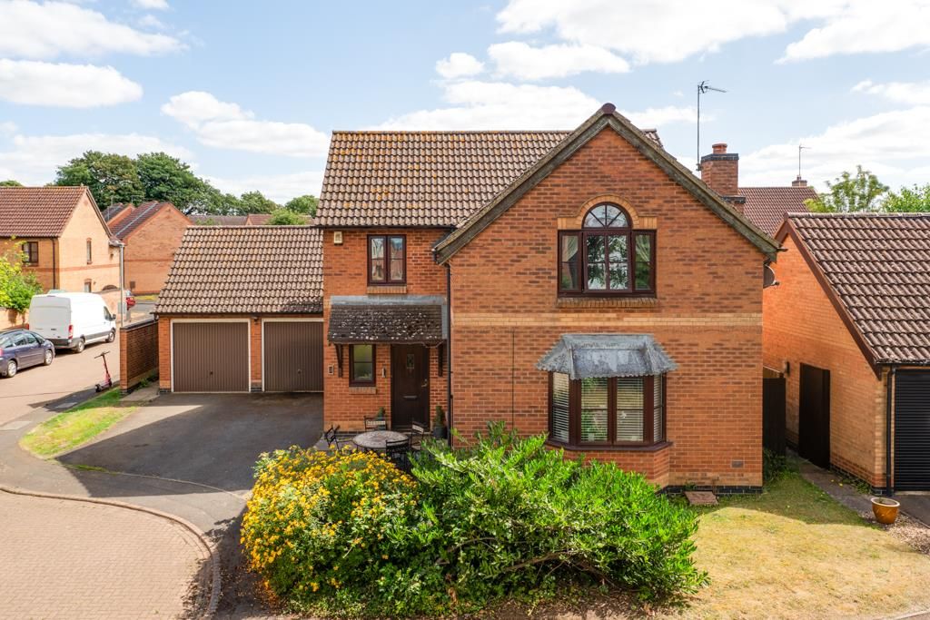 Property photo 1 of 36 3 Langsett Close, Kettering-32.Jpg