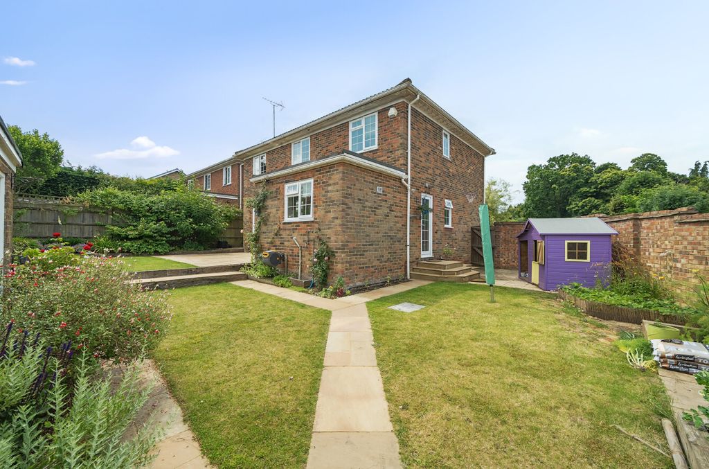 Property photo 2 of 11