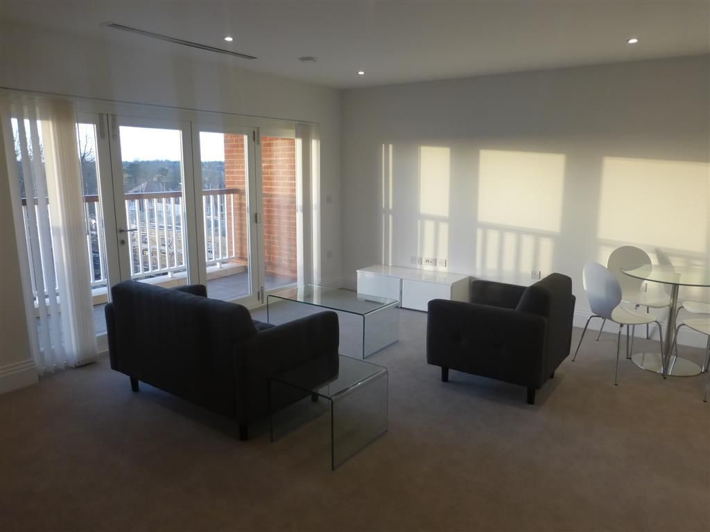 Property photo 2 of 11 Living Room