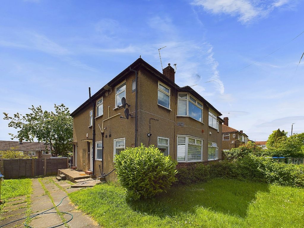 Property photo 2 of 16 3177944