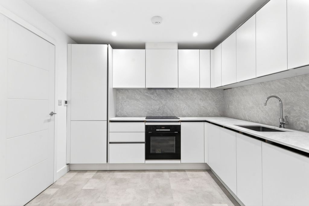 Property photo 3 of 10 Dsc08054