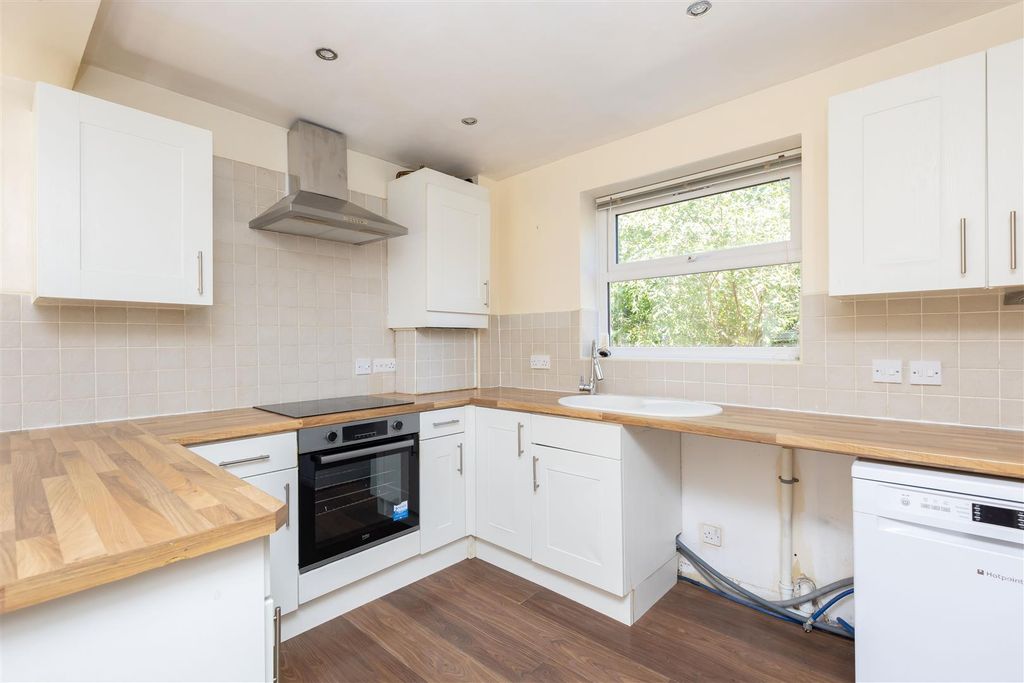 Property photo 3 of 35 Kitchen Diner