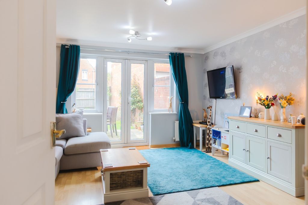 Property photo 2 of 17 5025673